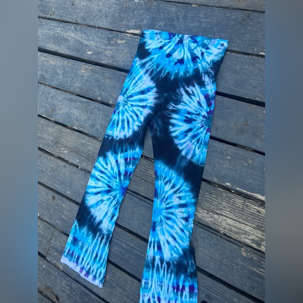 Cute tie dye pants never worn